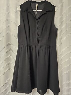 Kensie Sleeveless Black Button-Trim Dress